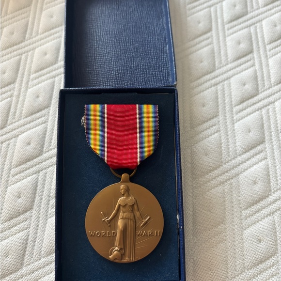 waterbury Other - World War II Commemorative Medal with Ribbon Waterbury Companies